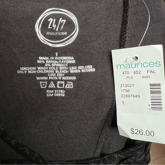 Maurice’s short sleeve top bundle size 1 - Picture 4 of 5